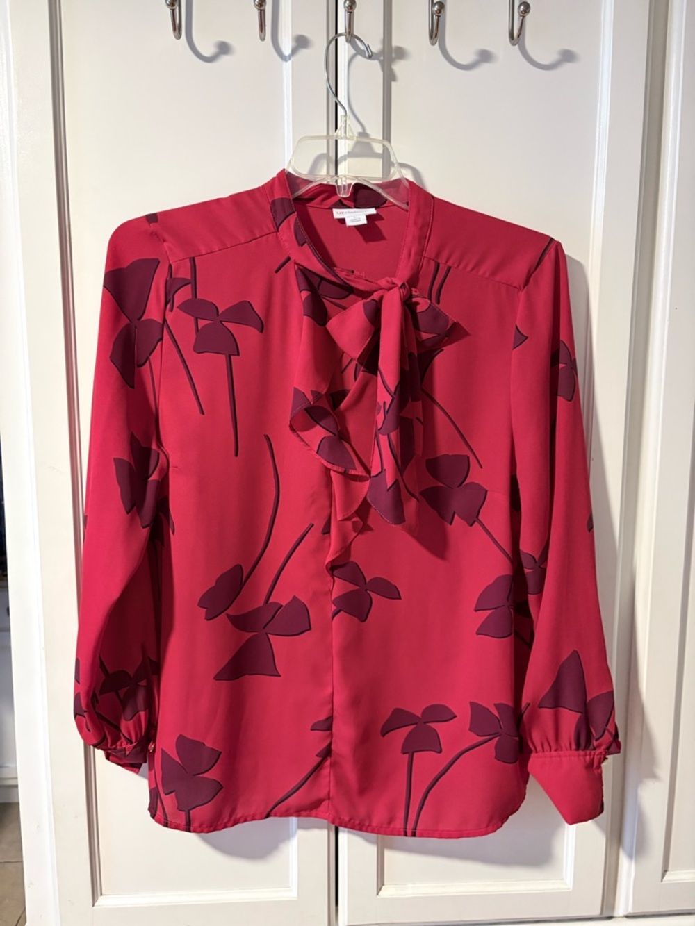 Liz Claiborne Red Floral Tie-Neck Blouse